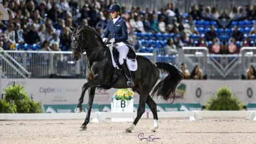 Adrienne Lyle et Salvino ont remporté une victoire mémorable dans la Reprise Libre en musique du CDI 4* de Wellington, obtenant le score le plus élevé (85,58%) jamais vu au Global Dressage Festival.