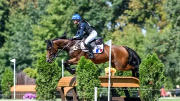 Lisa Gualtieri a pris la tête des Européens Jeunes cavaliers sur A d’Aunis