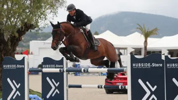 Laurent Goffinet et Atome des Etisses en route vers la victoire à Grimaud