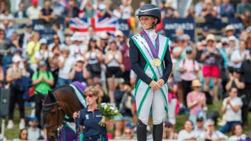 Les remarquables performances de Rosalind Canter lors des championnats d’Europe de concours complet, début août au Pin-au-Haras, en Normandie, l’ont propulsée de la troisième place à la tête du classement mondial des cavaliers de concours complet, avec un total de 541 points.