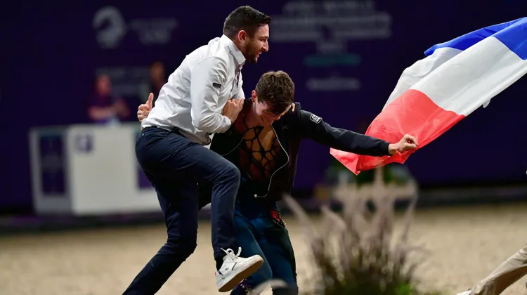 ici en plein tour d’honneur avec Lambert Leclezio, Bamdad, surnommé “Baba”, a vécu une semaine très riche en émotions au Danemark.