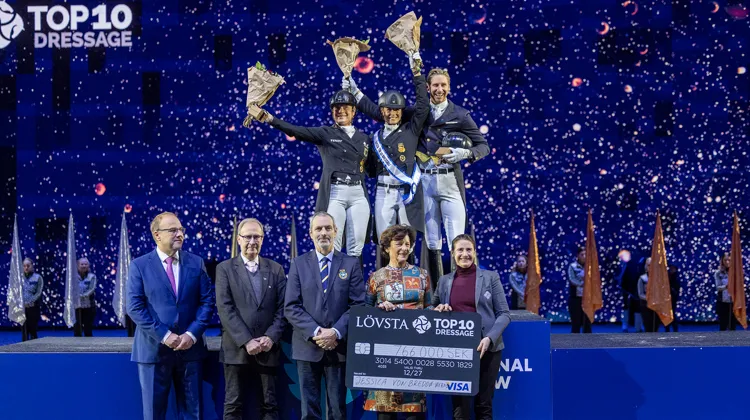 Une mise en scène grandiose a été réservée aux trois meilleurs cavaliers de la finale du Top dix de dressage