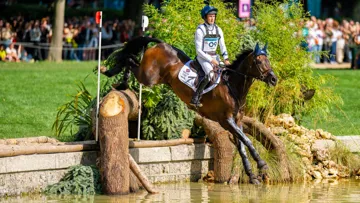 Tom McEwen et JL Dublin lors du concours complet d’équitation pour les Jeux olympiques de Paris 2024, au château de Versailles.