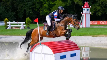 Dimanche en Pologne, Korntawat Samran a gagné le deuxième CCI 4*-S de sa carrière, associé à B.Grimm Carouzo Bois Marotin.
