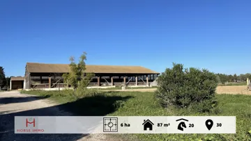 Domaine équestre récent de six hectares, au calme et proche des axes, idéal pour un projet professionnel ou privé.