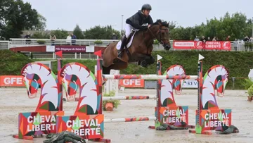 Dans des conditions météorologiques pas idéales, Steve Guerdat s'est imposé aujourd'hui à Saint-Lô