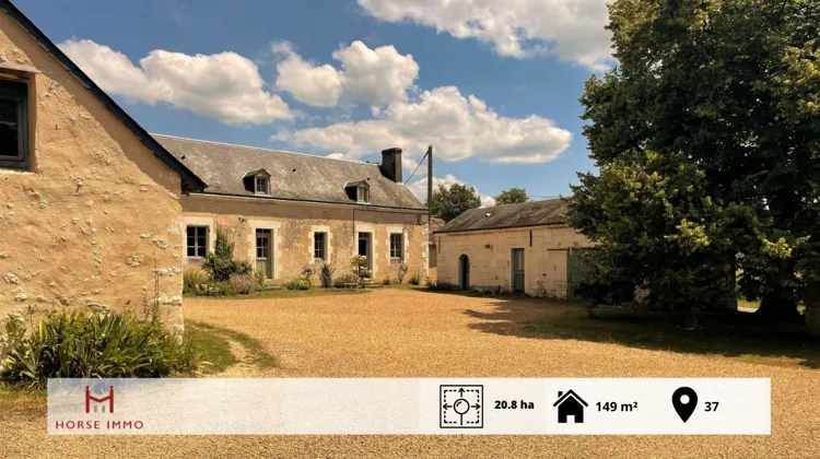 À vendre : magnifique corps de ferme de vingts hectares au nord de Tours