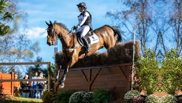 Rosalind Canter et Izilot DHI ont repris les commandes du concours au mérite d’un cross de très bonne facture.