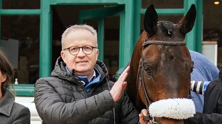 Directeur technique national adjoint en charge du concours complet et ancien juge international, Michel Asseray questionne la proposition de la FEI pour les JO de 2028.