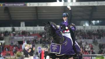 Charlotte Fry et Glamourdale ont été sacrés doubles champions du monde en individuel à Herning cet été
