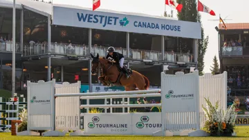 Nina Mallevaey et My Clementine se sont offert leur première victoire à 1,60m, hier à Calgary