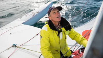 Cavalier d’endurance international et éleveur de Shagyas, Christophe Bogrand est également navigateur en bateau à voile.