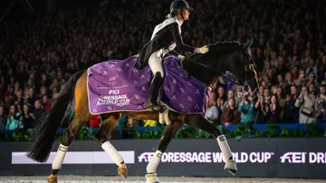 Dinja van Liere et Hermes ont remporté l'étape de la Coupe du monde d'Amsterdam aujourd'hui.
