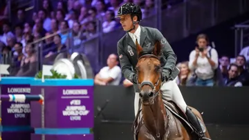 Julien Épaillard et Caracole de la Roque lors du CHI de Longines Equita Lyon. 