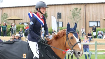 L'immense sourire de Cassandre Roquain, championne de France des As Cadets avec Disney d'Auge.