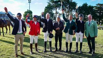 Markus Fuchs, Las Nieberg, Frédéric Cottier et Éric Navet, accompagnés notamment de Nelson Pessoa, ont participé à la première édition du Trophée des légendes.