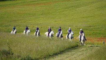 Anne Donzelli, membre du comité d’organisation et Francine Fillatre, la mairesse de la commune, évoquent la tenue de cet événement mondial.