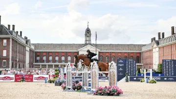Nicola Pohl et Arlo de Blondel se sont illustrés devant l'hôpital royal de Chelsea hier après-midi.