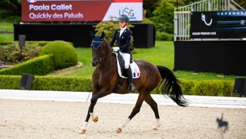 Aux rênes de Quickly des Paluds, ici à Vidauban, Paola Callet a évolué sur le circuit Enfants de dressage jusqu’à atteindre le sommet du classement mondial au printemps.