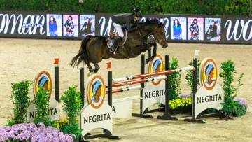 Avant de briller avec Julien Épaillard, ici au CSIO 5* de Barcelone, Donatello d’Auge a été formé par Séverin Sigaud.