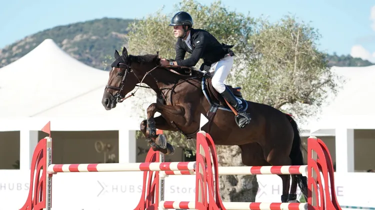 Ici à l'Hubside Jumping de Grimaud, Constant Van Paesschen et Diaz du Thot se sont imposés aujourd'hui dans la première épreuve majeure du CSI 3*-W.
