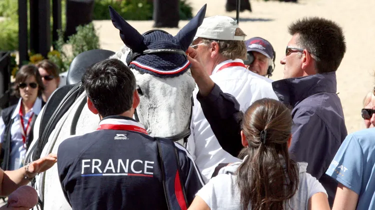 Le coach est un élément primordial dans l'évolution et la réussite du couple cavalier-cheval.