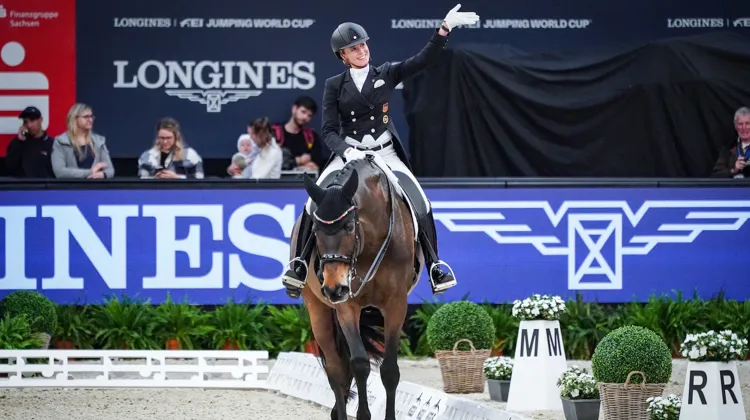 Jessica von Bredow-Werndl et TSF Dalera BB à la suite de leur reprise enchanteresse. 
