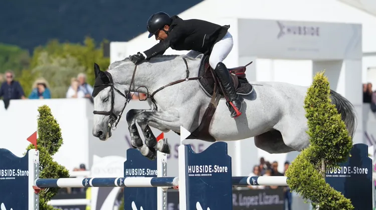 Rene Lopez Lizarazo et sa qualiteuse Stalognia ont ajouté une nouvelle ligne à leur palmarès, à l'Huside Jumping de Grimaud. 