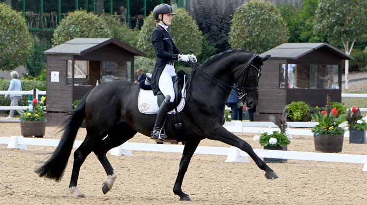 Allegra Schmitz-Morkramer et Libertad dans les Juniors