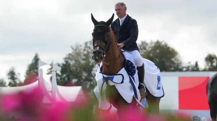 Jérôme Hurel et Elektra du Val Henry lors de leur victoire dans un Grand Prix 2* de l'Hubside Jumping de Grimaud en octobre.
