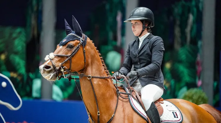 Victoria Gulliksen et Equine America Papa Roach lors de leur dernier concours de préparation avant la finale de la Coupe du monde. 