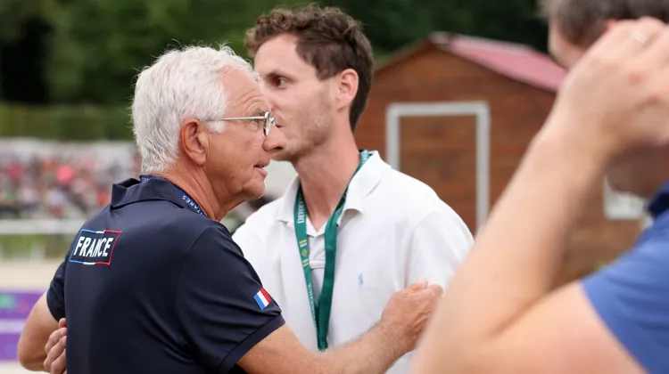 Christoph Hess avec le clan français à la fin de la reprise de Gireg Le Coz
