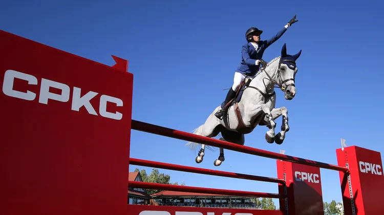 Martin Fuchs et Leone Jei sur l’ultime obstacle du barrage. 