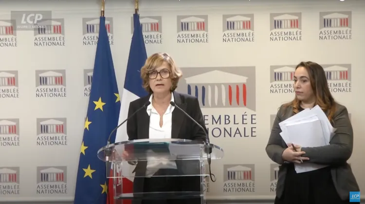 Sabrina Sebaihi et Béatrice Bellamy ont organisé une conférence de presse le 23 janvier pour la sortie du rapport de leur commission d'enquête parlementaire.