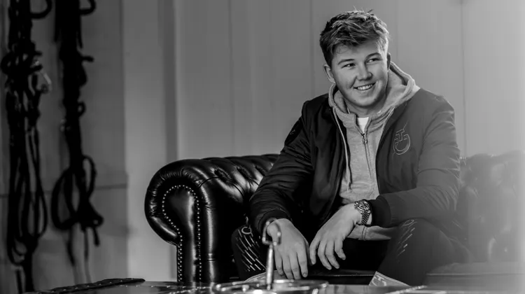 À vingt-quatre ans, Harry Charles fait déjà partie des meilleurs cavaliers du jumping mondial.