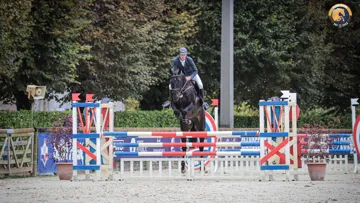 Thomas Carlile et Hermès Gay ont remporté le championnat de France des chevaux de concours complet de cinq ans.