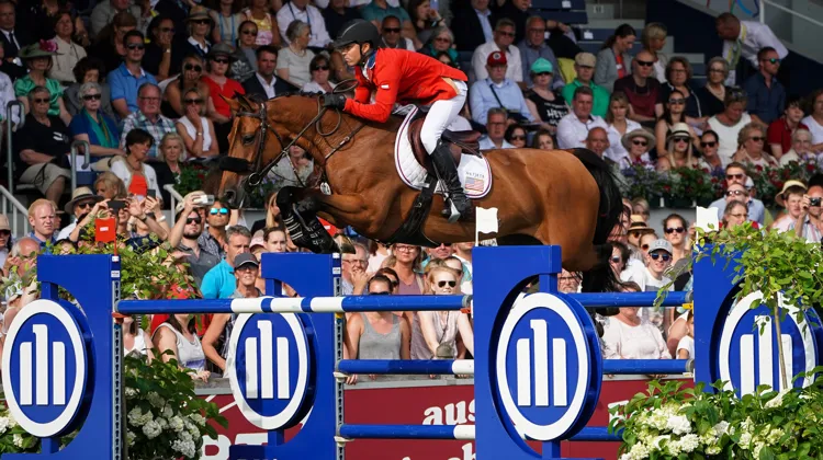 Kent Farrington et Gazelle en route vers leur triomphe dans le Grand Prix d'Aix-la-Chapelle en 2019.