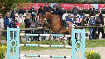 Vainqueur du Grand Prix CSI 3* de Megève l’an dernier, le couple continue d’affirmer son talent, renforçant l’assurance de la jeune cavalière.