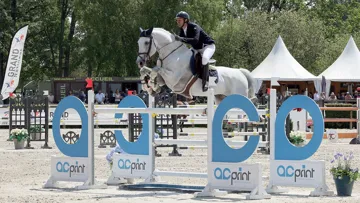Mathieu Billot, déjà vainqueur de l’étape d’Auvers, ea cette fois gagné avec Chacceldi, deuxième de l’étape de Marnes-la-Coquette.