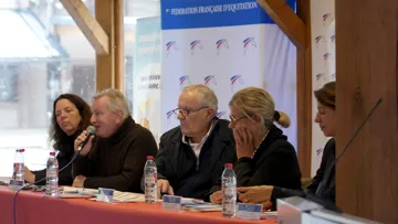 Valérie Dalodier, présidente du CNTE, Olivier Klein, trésorier-adjoint, Serge Lecomte, président de la FFE, Marie-Laure Deuquet, secrétaire générale, et Sophie Dubourg, DTN, lors de l’assemnblée générale tenue hier à Lamotte-Beuvron.