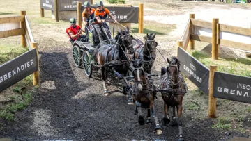 Bram Chardon, médaillé d’argent individuel et d’or par équipes, a été acclamé par quelque 25.000 personnes lors du spectaculaire marathon.