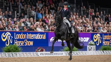 Charlotte Fry et Glamourdale ont remporté la manche londonienne de la Coupe du monde de dressage