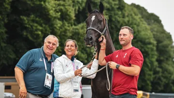 Ici aux côtés de son groom, Rodrigue Guyon, Pauline Basquin juge très positives les deux premières années de mandat de Jean Morel, à gauche, au poste de sélectionneur des Bleus.