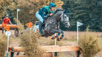 Associé à Gimmick de Blonde, Matis Cogniet a participé l’été dernier à ses premiers championnats d’Europe Poneys, dont il est revenu avec deux médailles.