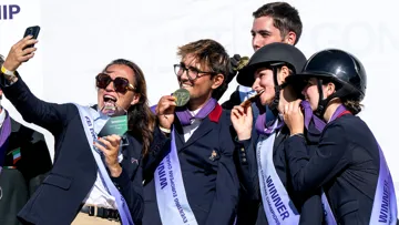 Pour sa première saison en tant que sélectionneuse nationale, Gwendolen Fer a fait monter les équipes de France Juniors et Jeunes Cavaliers de concours complet sur la plus haute marche du podium des championnats d'Europe. 