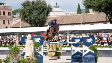 À seize ans, Monaco semble en pleine possession de ses moyens et plus confiant que jamais sous la selle d’Harrie Smolders.