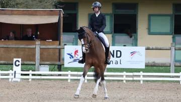 Alexis Goury a pris la tête des opérations à Saumur avec Colorée de Poteau