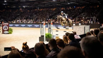 Ici en selle sur Hermès Ryan des Hayettes, Simon Delestre devrait une fois encore être au rendez-vous du Jumping de Bordeaux.