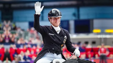 Isabell Werth à l’issue de sa dernière reprise avec Weihegold, en avril dernier à Leipzig.