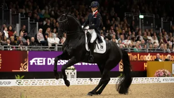 Ici lors de leur triomphe à Londres en décembre dernier, Charlotte Fry et Glamourdale se sont de nouveau imposés aujourd'hui.